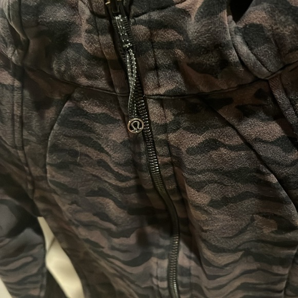 LuluLemon scuba hoodie size 4 women - Picture 2 of 5